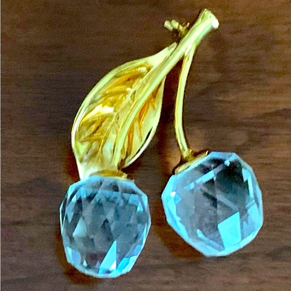 Vintage Swarovski crystal collection brooch pin cherries with gold plated leaf - Picture 6 of 12
